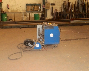 Subasta online de MAQUINAS DE SOLDADURA, WSD-500, MILLER COMPACTBLU 243, ELECTREX CON CARRO AF-40, MAQUINAS CON ELECTRODOS