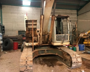 Subasta online de Excavadora de cadenas TEREX TC 210 LC año 2006, está en perfecto estado de mantenimiento, 10000 horas reales